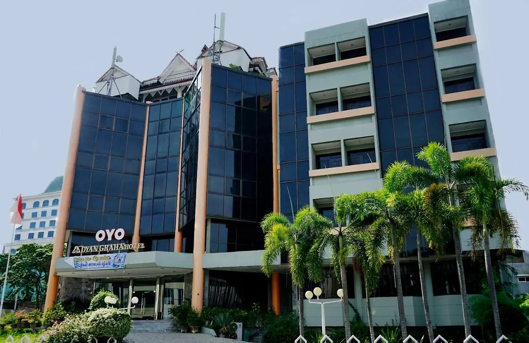 Oyo 805 Hotel Dyan Graha-1